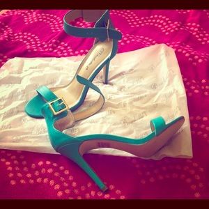 Aqua blue heels size 7 like new